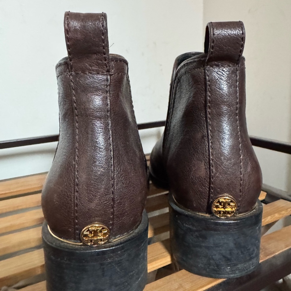 Tori Burch Elegant Dark Brown Leather Ankle Boots - Picture 2 of 5